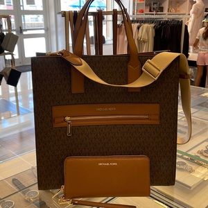 Michael Kors Kenly Large Tote Brown & Jet Set Travel Large Travel CONTINENTAL